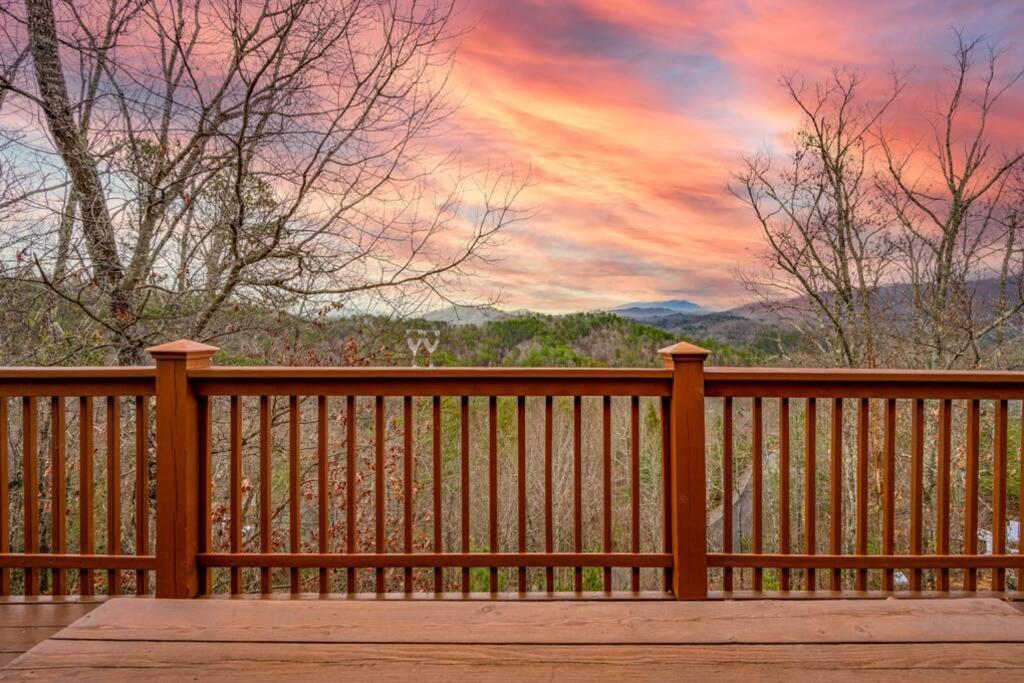 Over The Mountain - Smoky Mountain View Cabin Sevierville Buitenkant foto